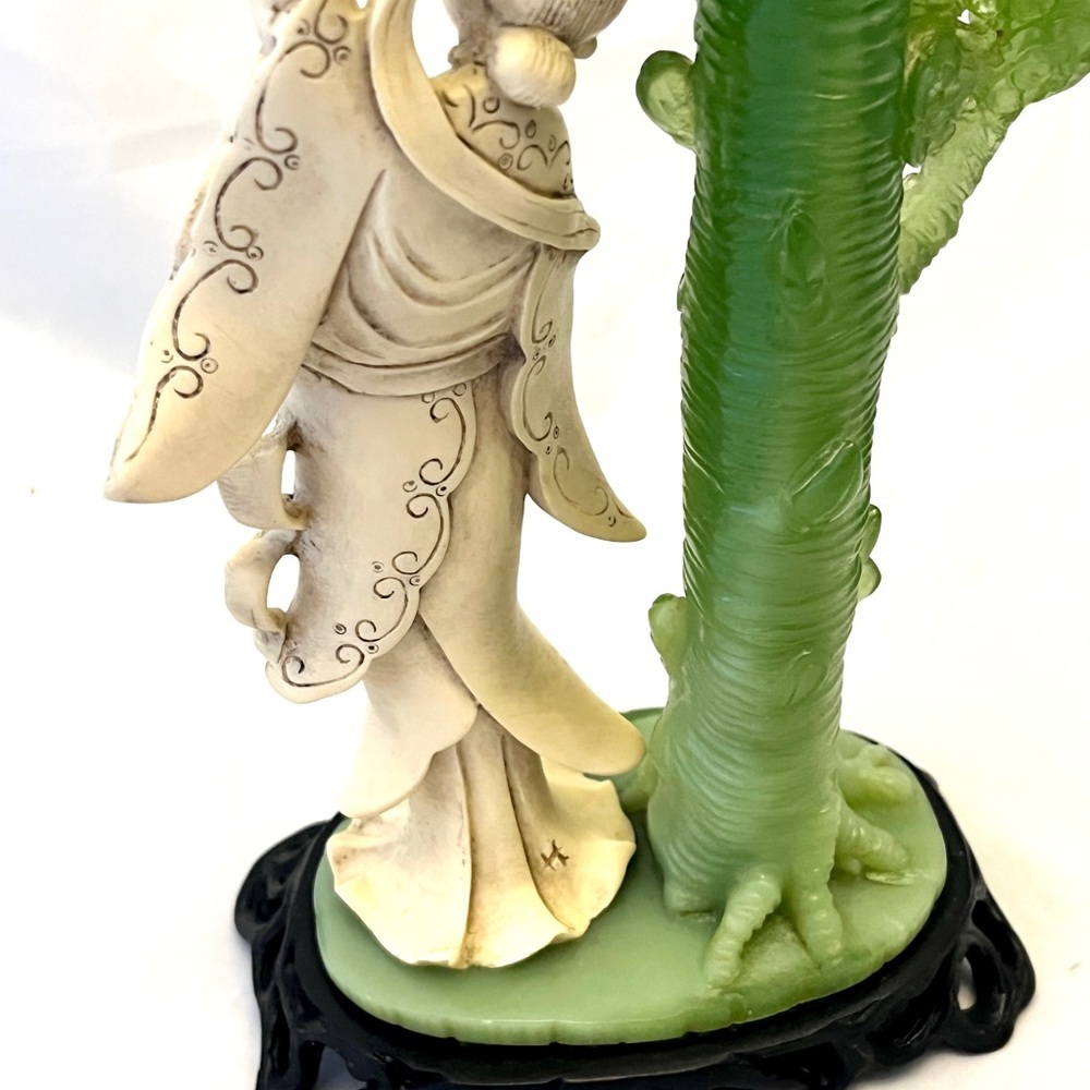 Resin Jade & Ivory-like Geisha Statue with Tree, On Base, Vintage EUC - Picture 8 of 12